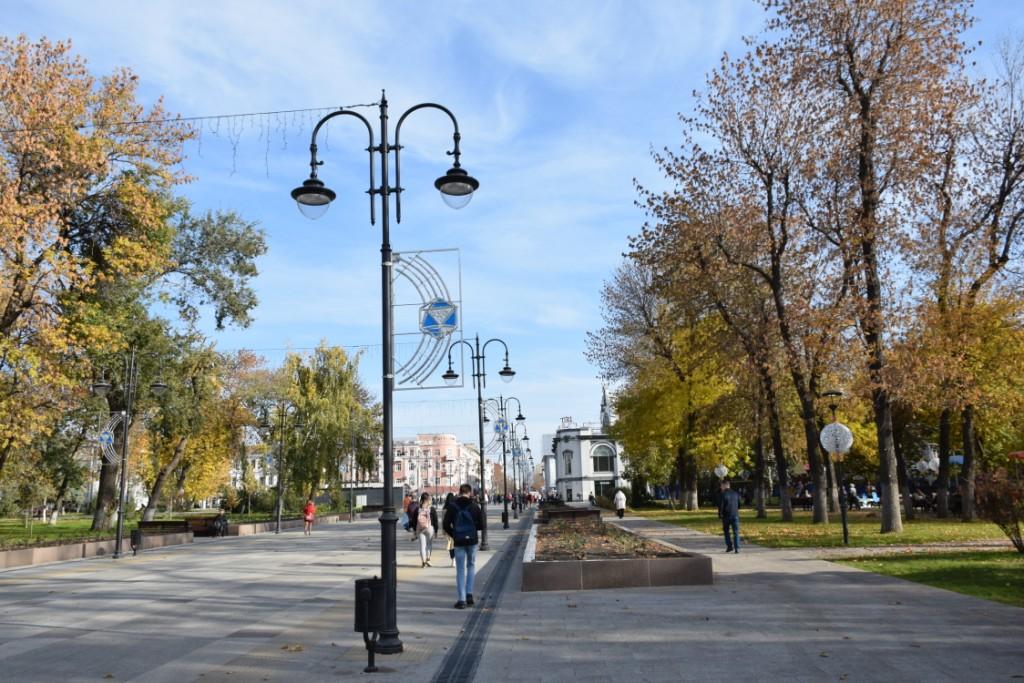 Валерий Радаев и Михаил Исаев оценили благоустройству площади Кирова