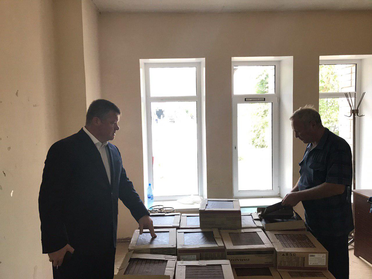 Михаил Исаев посетил библиотеки, которые отремонтируют в рамках нацпроекта «Культура»