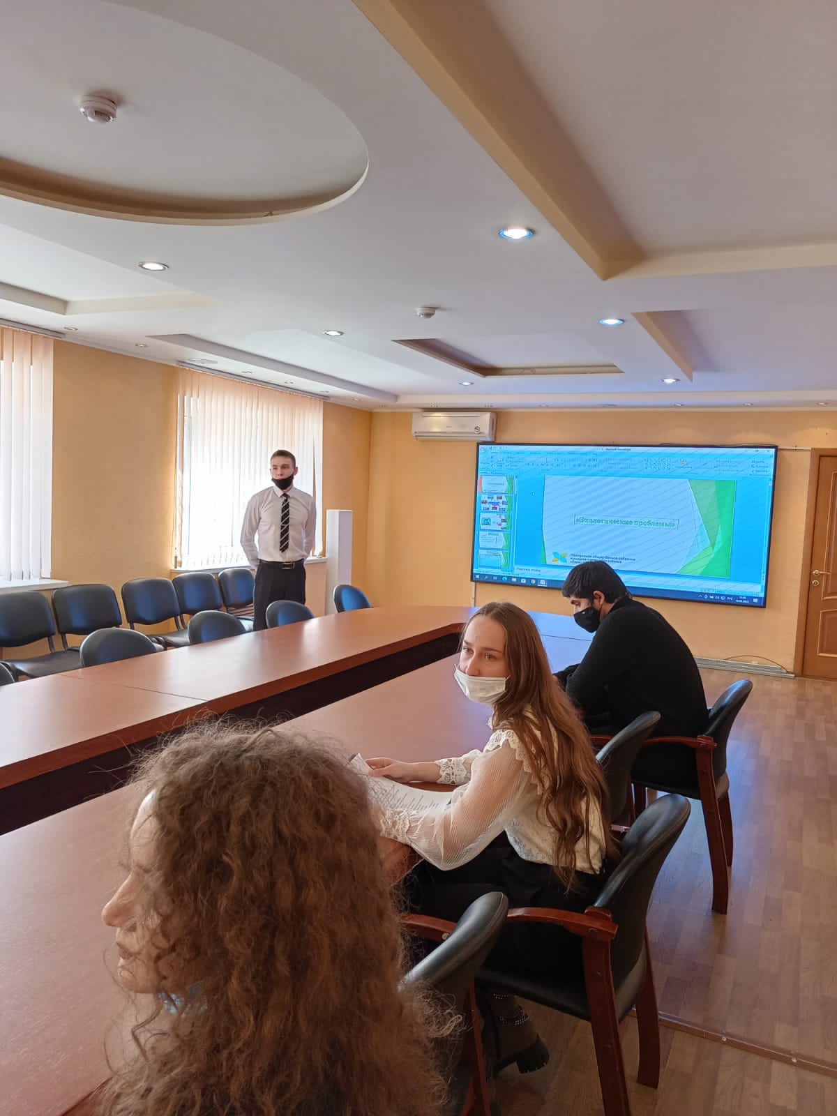 В департаменте Саратовского района прошло заседание молодежного общественного собрания  