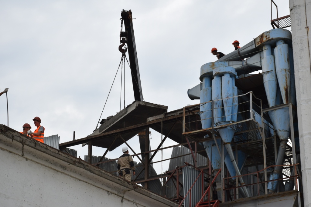 Начаты подготовительные работы по демонтажу элеватора бывшего комбикормового завода