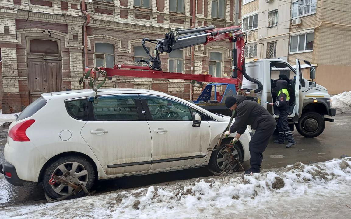 Состоялась эвакуация автомобилей, припаркованных в зоне действия знака  «Остановка запрещена» . Новости. Официальный сайт администрации  муниципального образования 