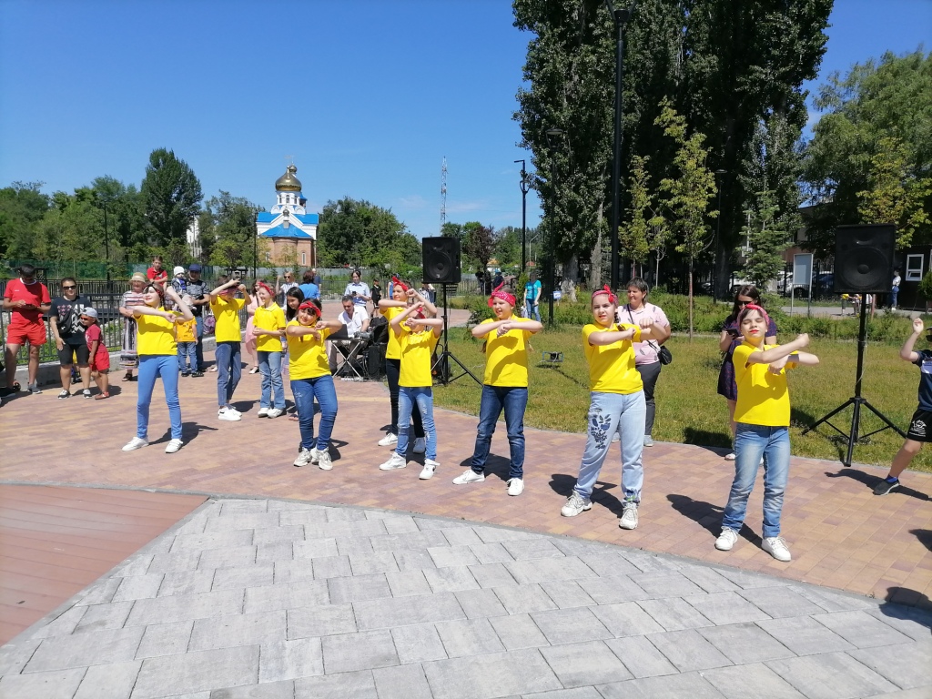 Жители Заводского района отпраздновали День России