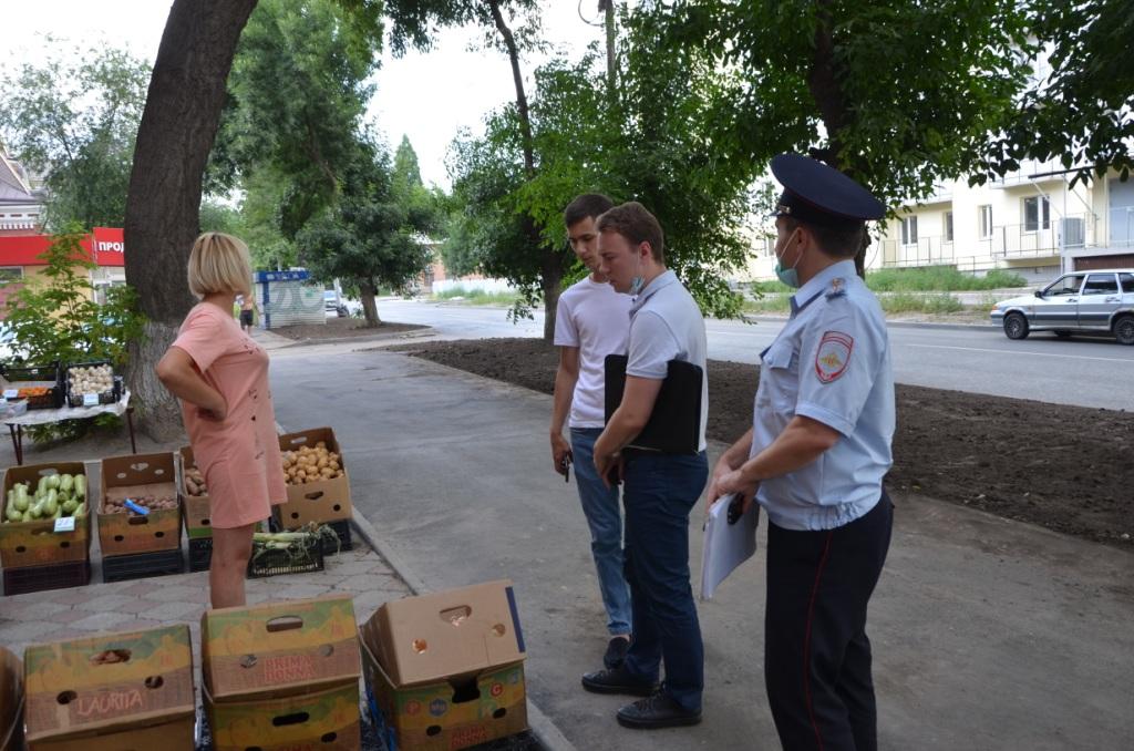 Сотрудники муниципалитета и правоохранители провели мероприятие по выявлению объектов несанкционированной торговли в Заводском районе