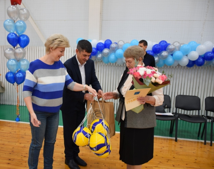 Глава города поздравила участниц женского клуба «Вдохновение» с юбилеем организации