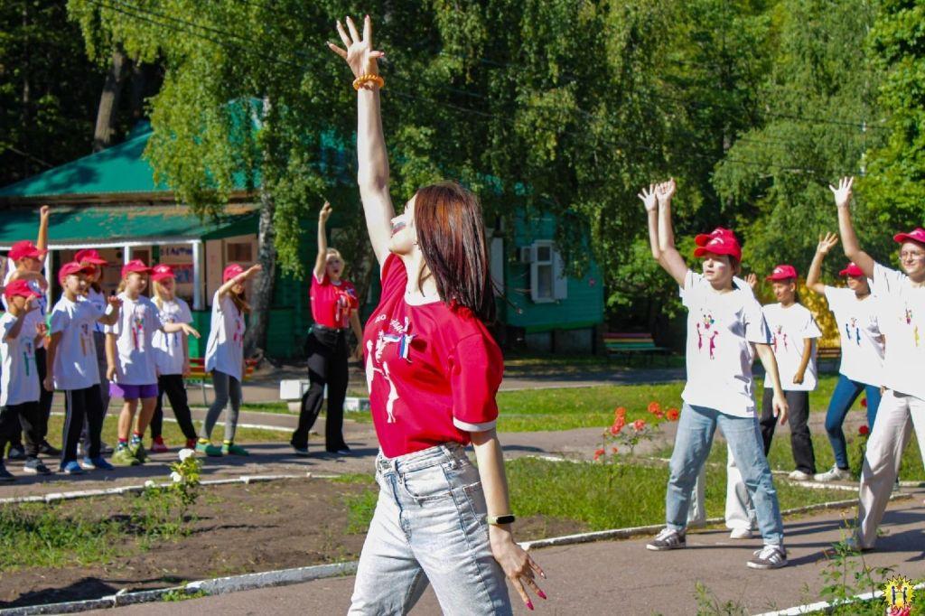 В Ленинском районе состоялись мероприятия, приуроченные к празднованию Дня Государственного флага
