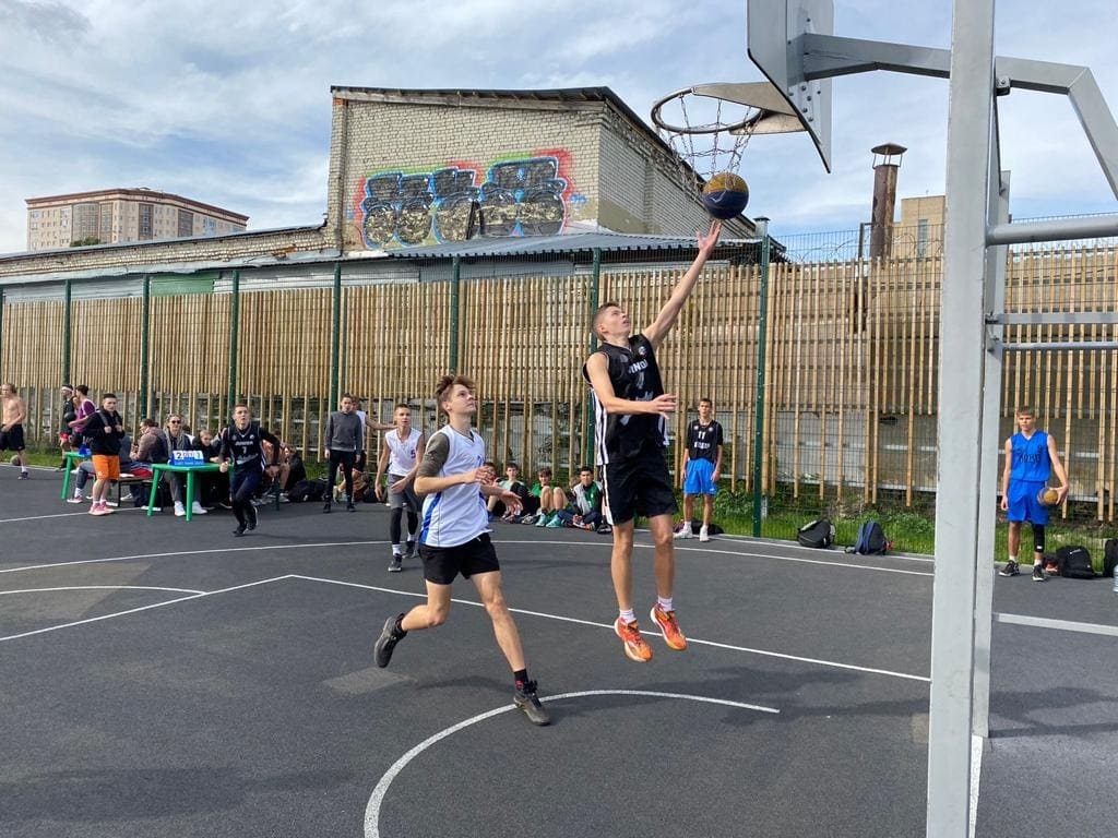 В Саратове прошел турнир по баскетболу 3х3 «Движение вверх»