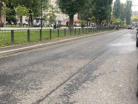 Представители муниципалитета и член Общественной палаты города оценили выполненный ремонт дороги на ул. Рахова  