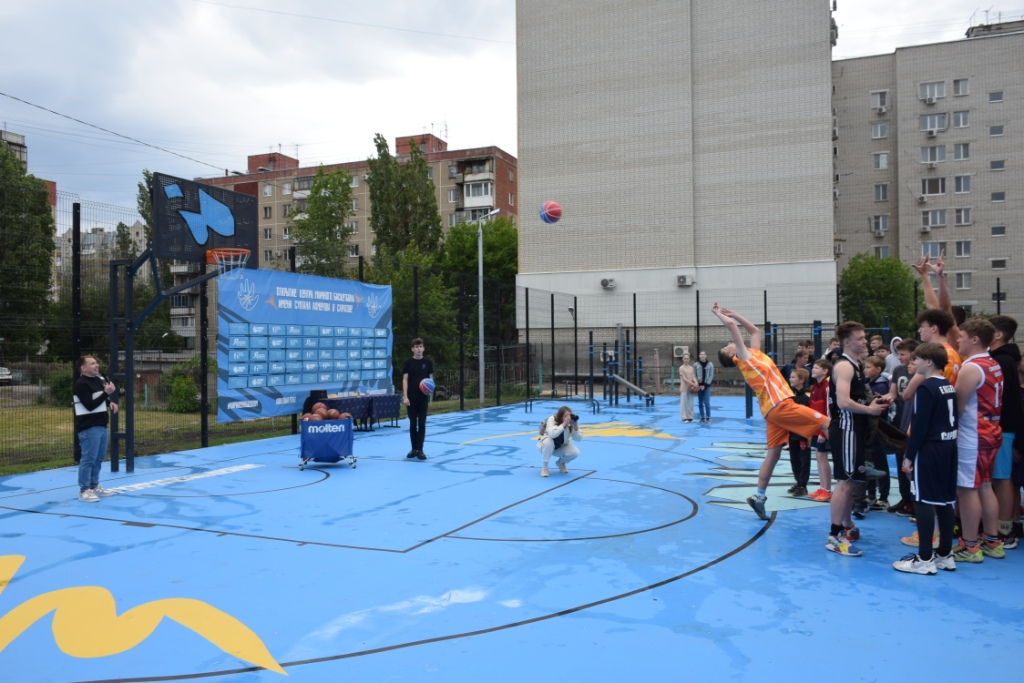 В Саратове состоялось открытие нового центра уличного баскетбола