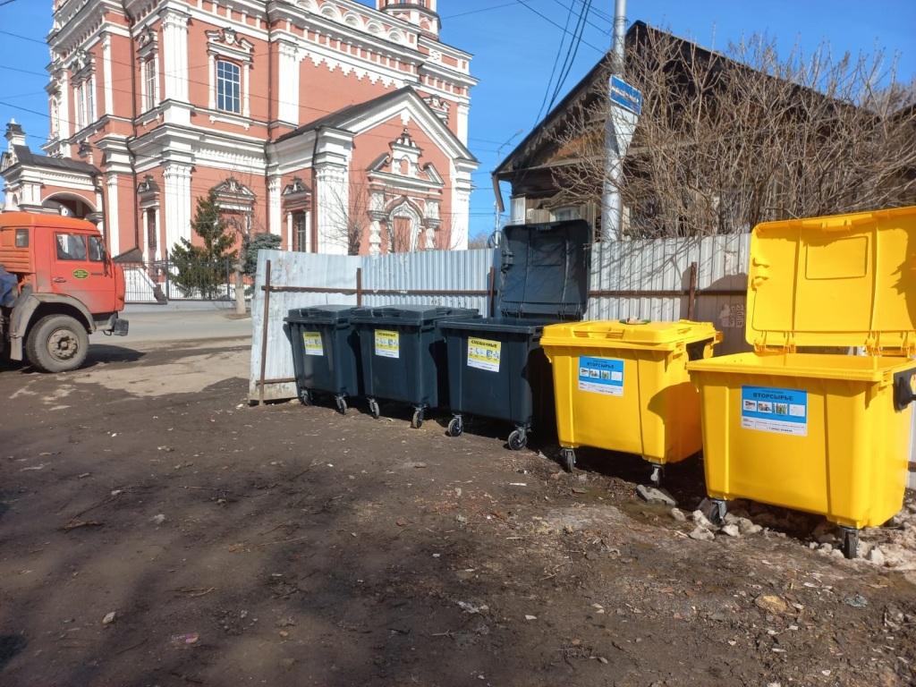 В Волжском районе началась установка баков для раздельного сбор отходов