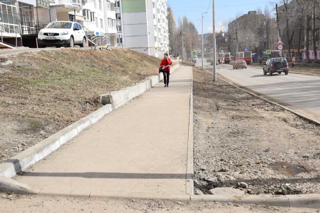 В Саратове проводится мониторинг тротуаров, отремонтированных в прошлом году