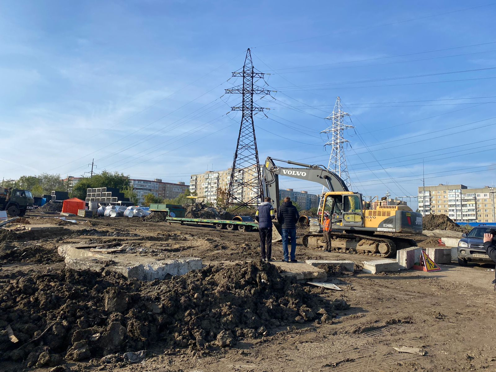Лада Мокроусова провела очередное выездное совещание с целью контроля выполнения работ по реконструкции объектов города 
