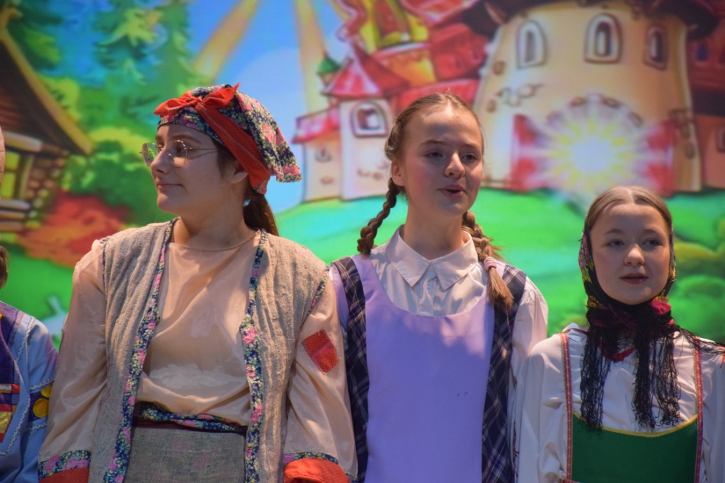 Во Дворце творчества детей и молодежи им. О. П. Табакова состоялось новогоднее представление для детей мобилизованных граждан и детей из малообеспеченных семей