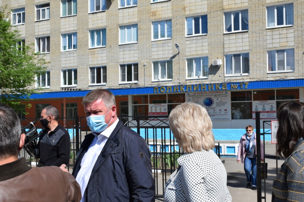 Михаил Исаев требует учесть пожелания жителей относительно планировки ремонтируемых тротуаров