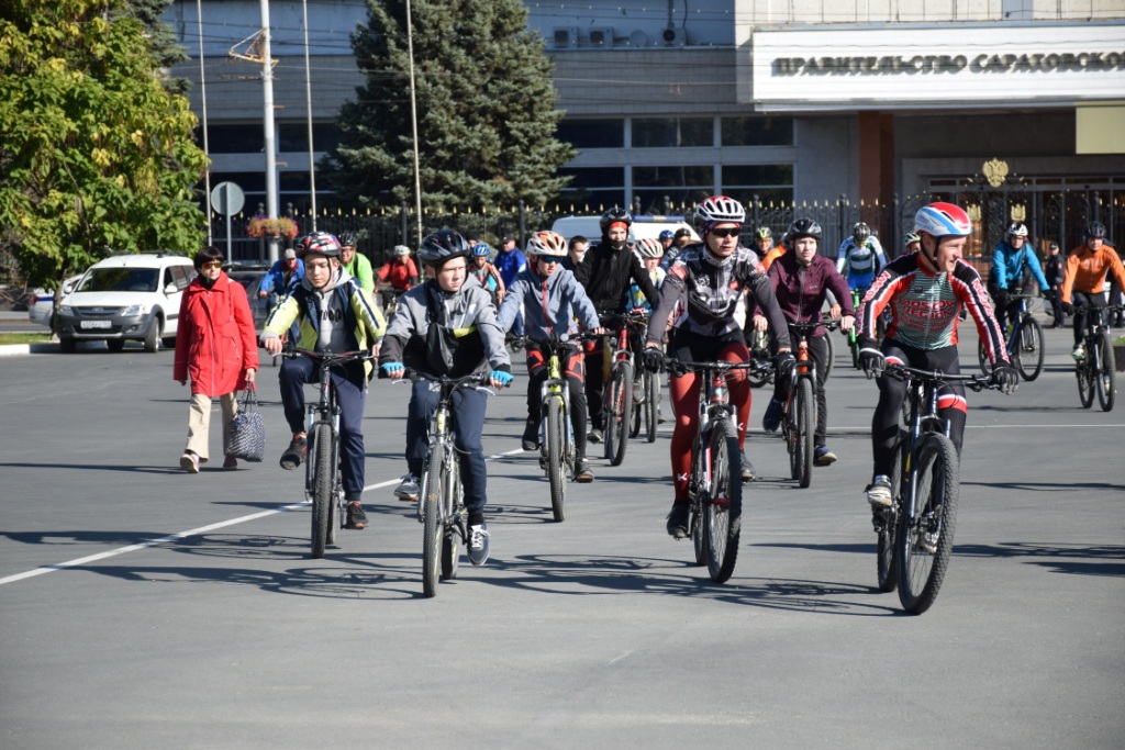 Воспитанники спортивных школ и жители Саратова приняли участие в онлайн велопробеге в честь Дня города