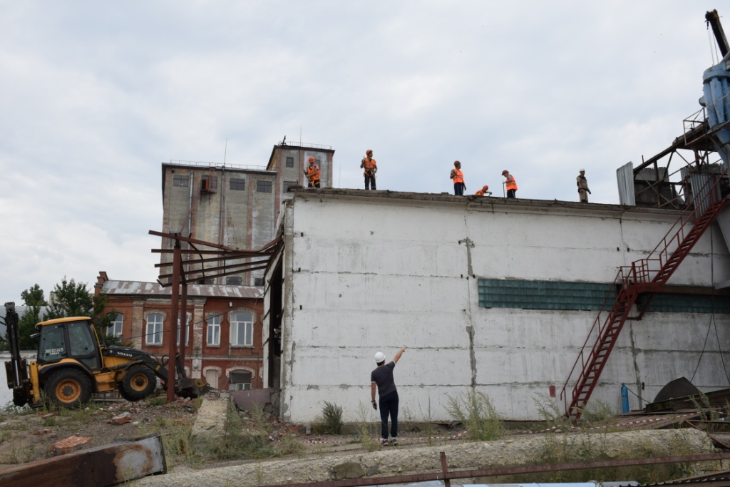 Начаты подготовительные работы по демонтажу элеватора бывшего комбикормового завода