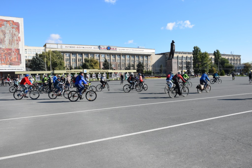 Воспитанники спортивных школ и жители Саратова приняли участие в онлайн велопробеге в честь Дня города