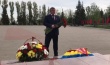 Глава Саратова возложил цветы к вечному огню и поздравил ветеранов по телефону