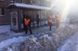 В Волжском районе продолжается работа по очистке от снега и льда тротуаров и пешеходных зон