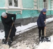 Тротуары на Московской очистили от наледи с применением гидромолота