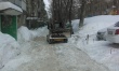 В Кировском районе проводятся работы по очистке дворовых территорий от снега