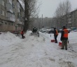 Уборка в усиленном режиме: в Заводском районе ликвидируют последствия снегопада
