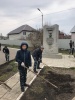 Школьники Октябрьского района благоустроили мемориальный объект