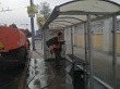 В Кировском районе проводятся работы по помывке остановочных павильонов