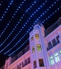 Центр города украшают к новогодним праздникам 