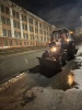 На территории Октябрьского района продолжаются работы по очистке от наледи и противогололедной обработке улиц