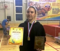 Саратовская спортсменка выиграла Первенство ПФО по мас-рестлингу