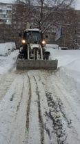 В Заводском районе активно продолжаются снегоуборочные мероприятия 