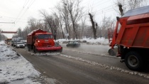 В Ленинском районе не прекращаютсякомплексные работы по зимнему благоустройству