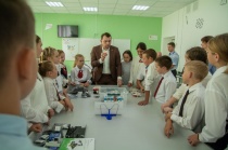 В четырех школах Гагаринского административного района открылись образовательные центры «Точка роста»