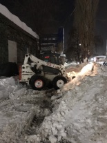 Фрунзенский район очищают от снега и наледи