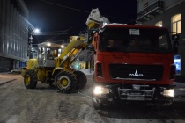 Во время комплексной уборки саратовских улиц эвакуируются машины нарушителей