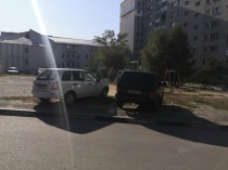 Сотрудниками управления муниципального контроля городской администрации выявлено 7 нарушений за размещение транспортных средств на газоне