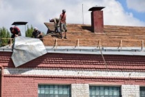 В 68 школах и детских садах Саратова отремонтируют крыши к новому учебному году