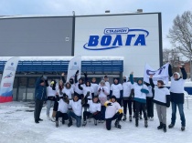 Более 200 студентов приняли участие в бесплатном прокате коньков и лыж