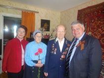 Глава Волжского района поздравил участников Великой Отечественной войны с 9 мая