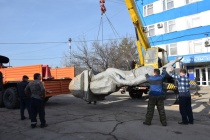 Памятник Герою Советского Союза Марине Расковой отправили на реставрацию