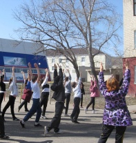 Во всех школах Октябрьского района Саратова ежедневно организуются и проводятся утренние спортивные зарядки