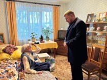 Андрей Марусов поздравил с наступающим Новым годом ветерана Великой Отечественной войны