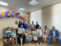 В ЗАГС по Фрунзенскому и Волжскому районам состоялось торжественное мероприятие, посвященное Дню семьи, любви и верности