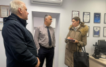 По поручению главы города Михаила Исаева сотрудники администрации Фрунзенского района провели обход объектов потребительского рынка