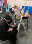 В клубе «Праздничный Саратов» состоялся мастер-класс по плетению нашлемников для военнослужащих В клубе «Праздничный Саратов» состоялся мастер-класс по плетению нашлемников для военнослужащих