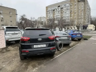 Зеленая зона – не место для парковки Зеленая зона – не место для парковки