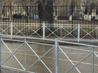 На Ильинской площади по просьбам жителей установили пешеходное ограждение