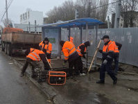 На остановке «16 Квартал» продолжается благоустройство павильона