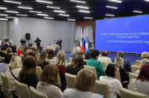 В завершение встречи Михаил Исаев ответил на вопросы жителей города В завершение встречи Михаил Исаев ответил на вопросы жителей города