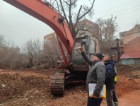 Первый заместитель главы администрации района Александр провел выездное совещание по адресу: Мирный переулок, 21